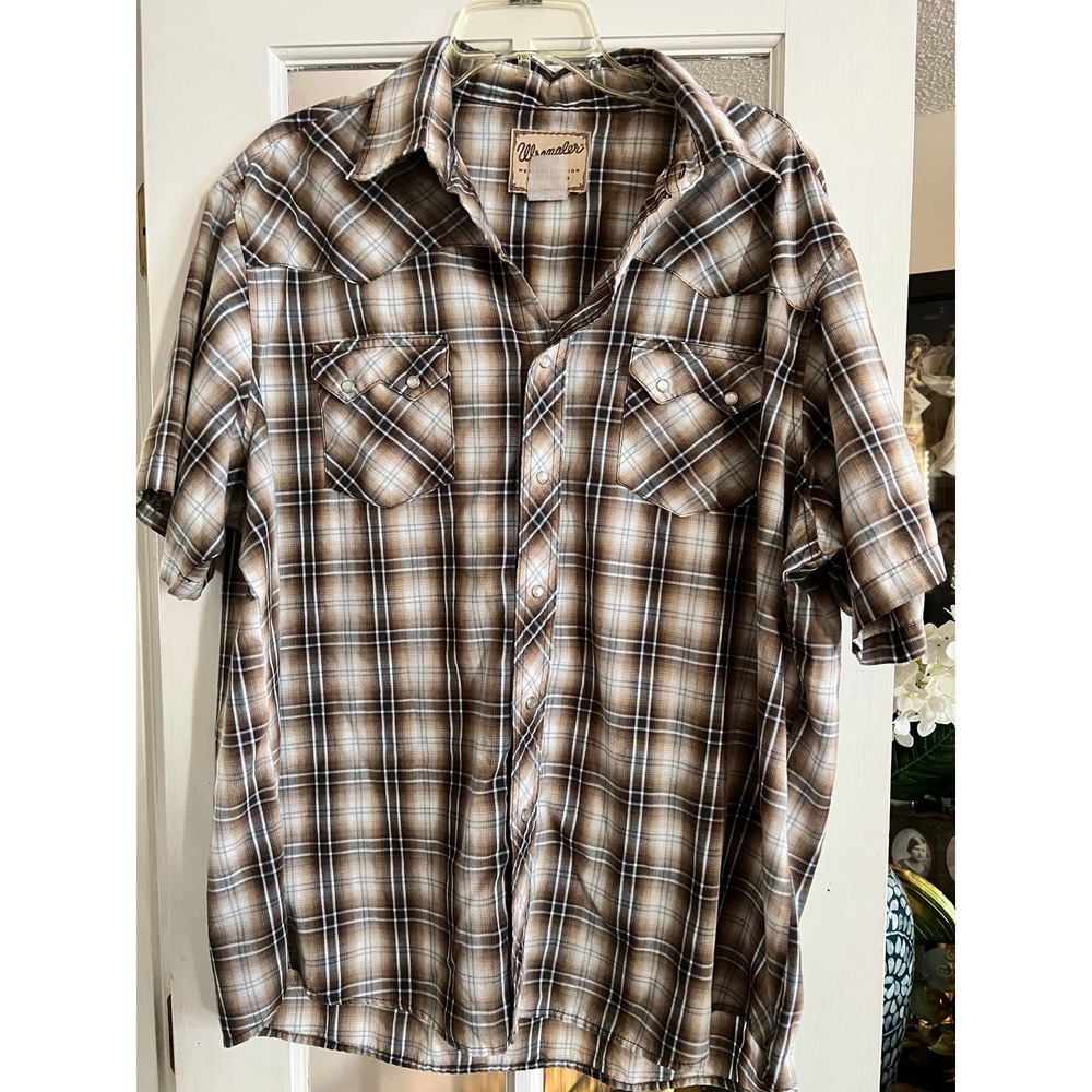 Mens XL Wrangler Western tan pearl snap button down.